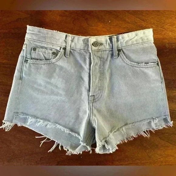 GRLFRND “Cindy” Distressed Jean Shorts In Love Buzz Wash Size 24 EUC! - Picture 5 of 10